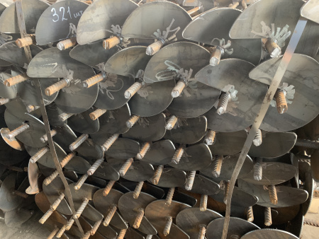 Анкер (якорь) садовый металлический